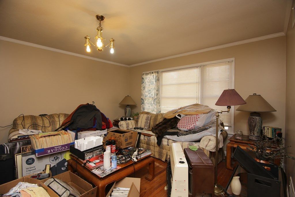 1172 Wisteria Photo 4