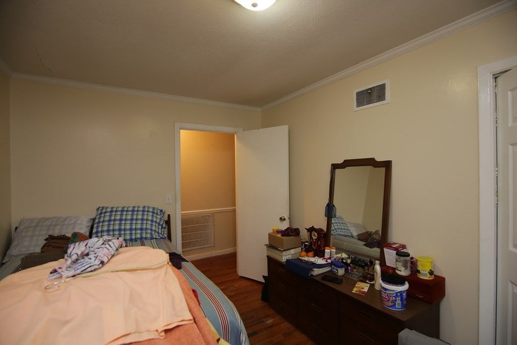 1172 Wisteria Photo 8