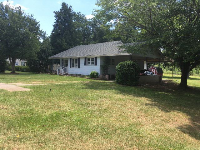 406 Pine Hill Road Photo 2