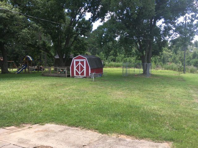 406 Pine Hill Road Photo 3