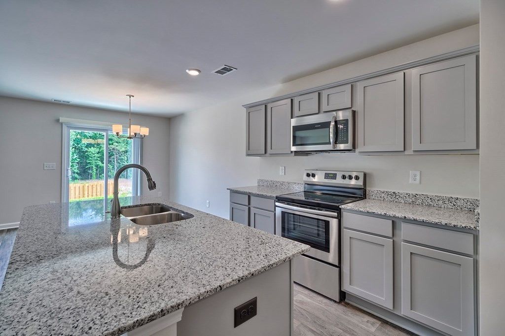 318 Silver Spur Way Photo 17