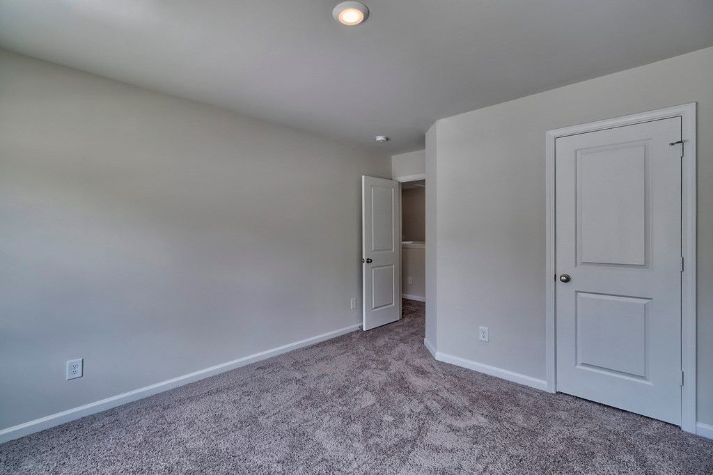 318 Silver Spur Way Photo 33