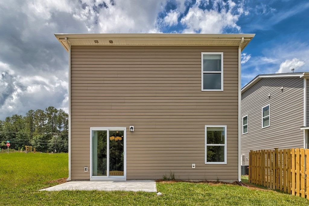 318 Silver Spur Way Photo 5