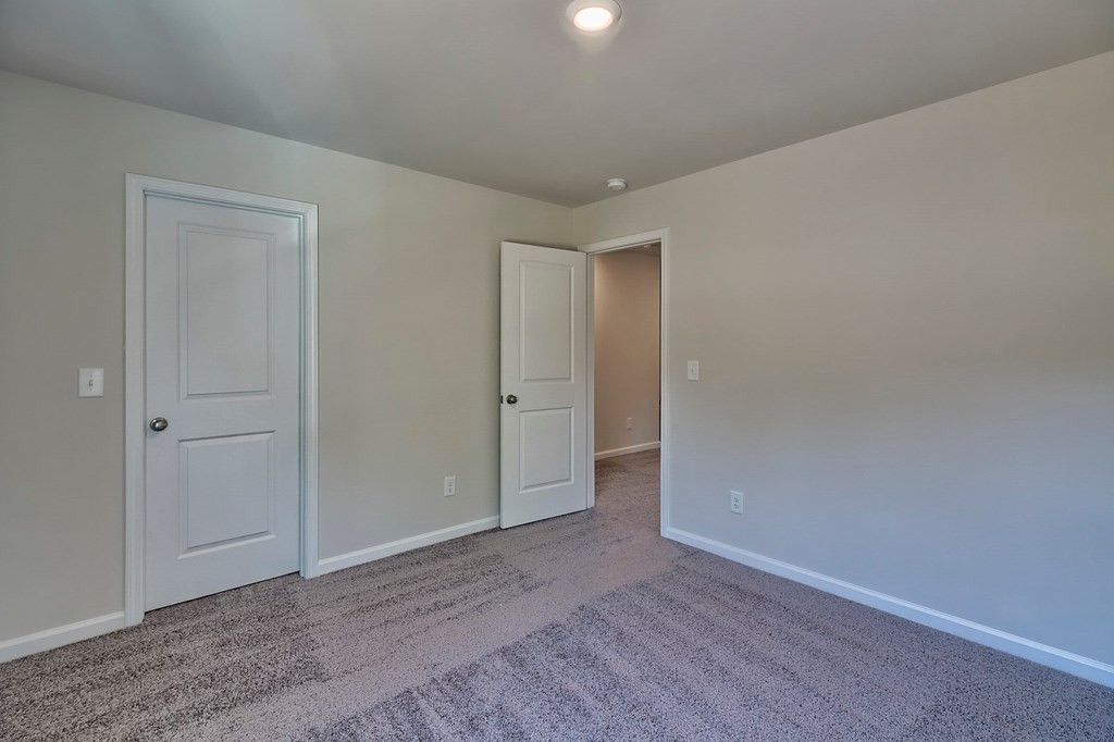 325 Silver Spur Way Photo 20