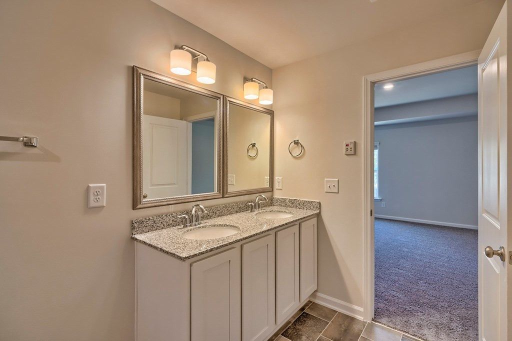 325 Silver Spur Way Photo 24