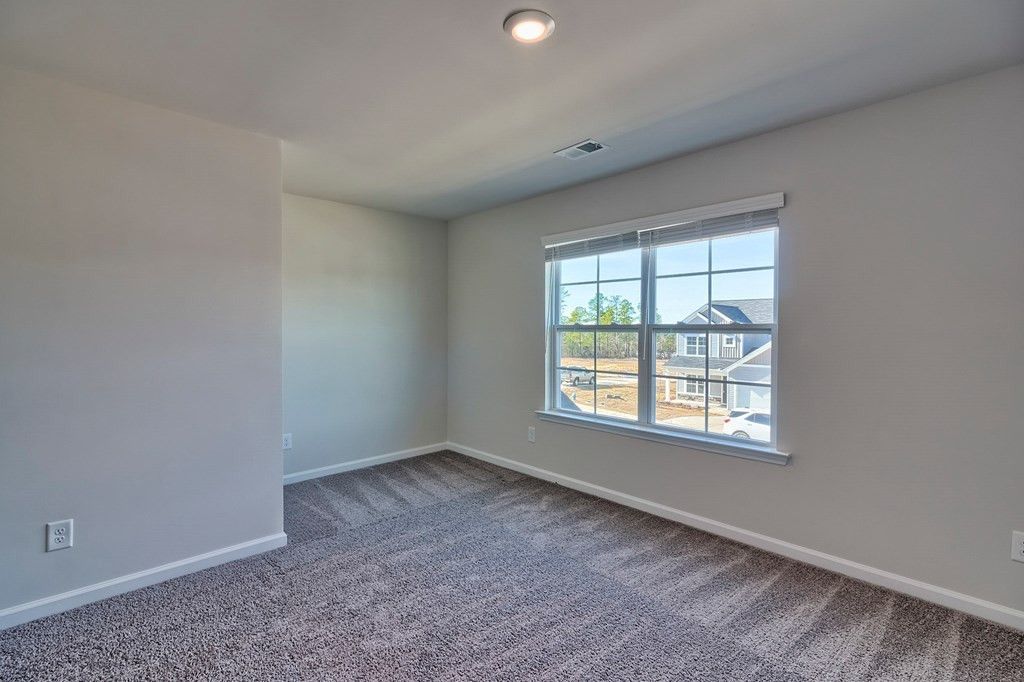 325 Silver Spur Way Photo 16