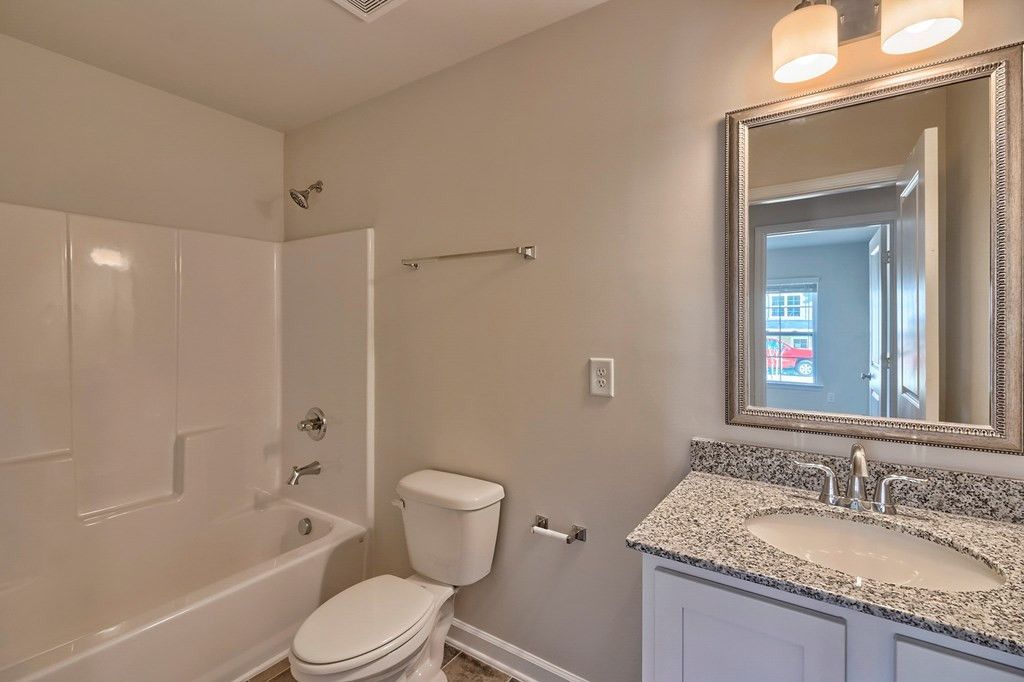 325 Silver Spur Way Photo 8