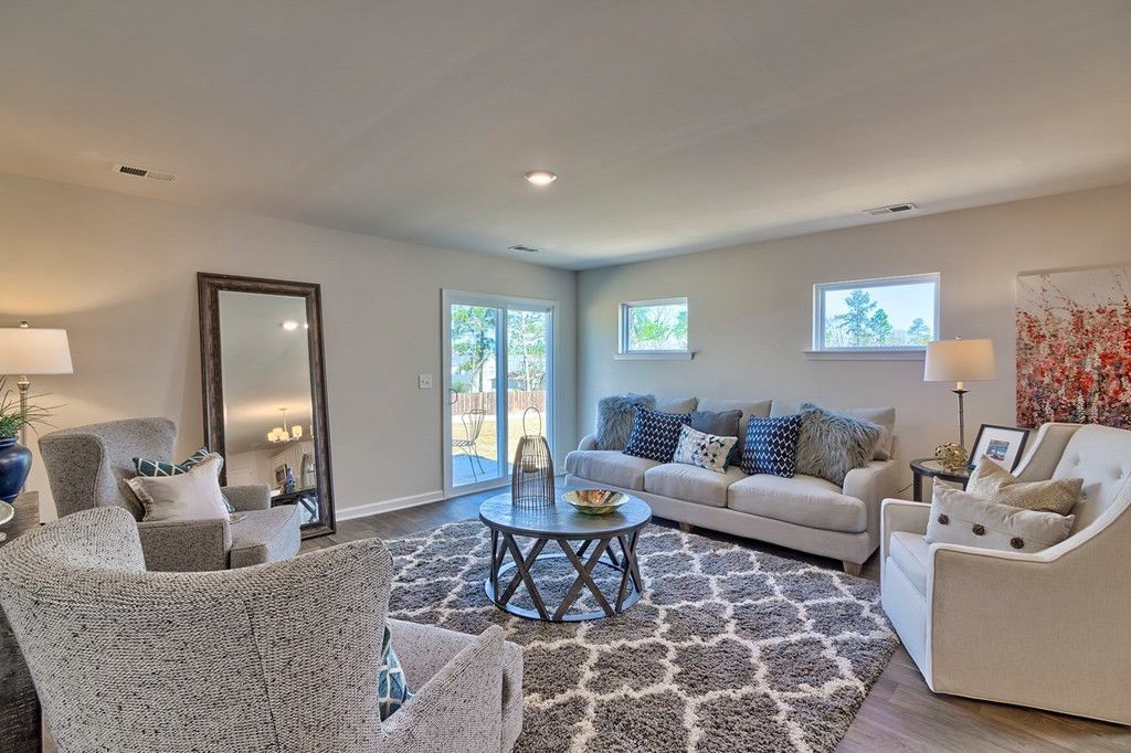 331 Silver Spur Way Photo 16