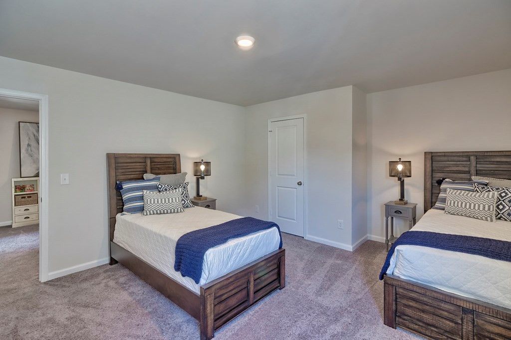 331 Silver Spur Way Photo 6