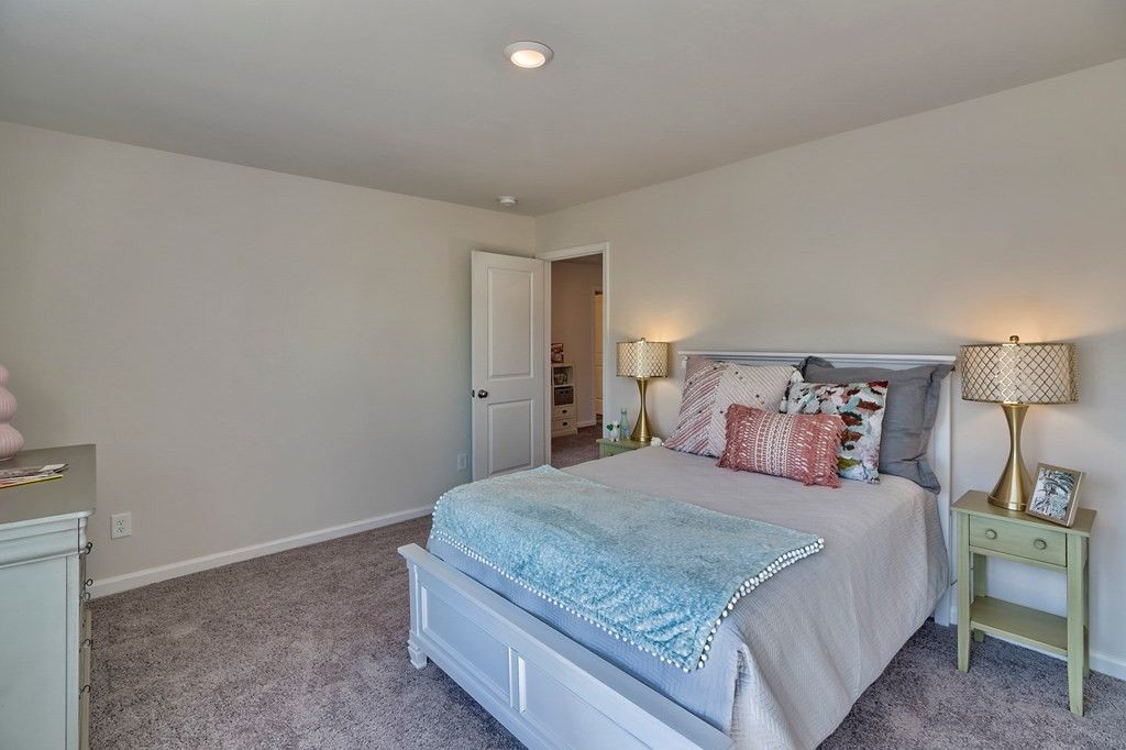 331 Silver Spur Way Photo 7