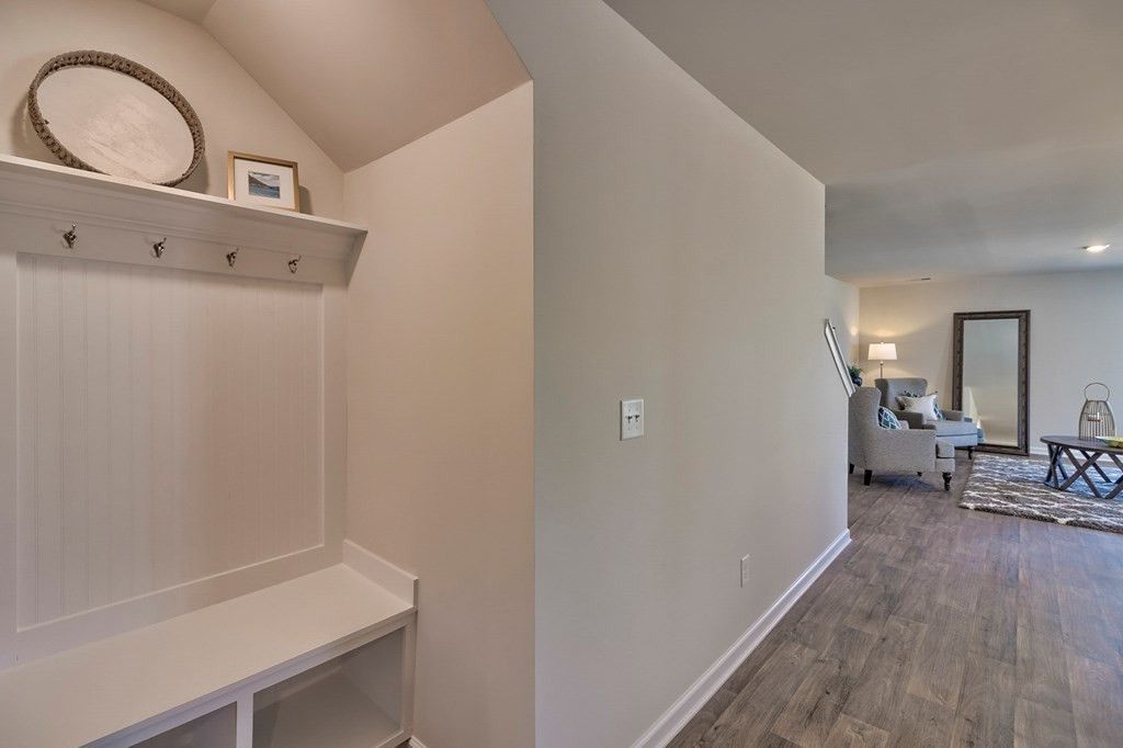 331 Silver Spur Way Photo 8