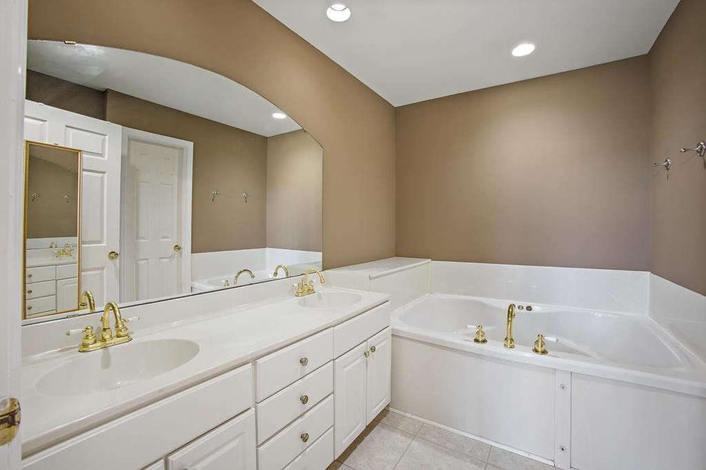 104 Knollwood Court Photo 11