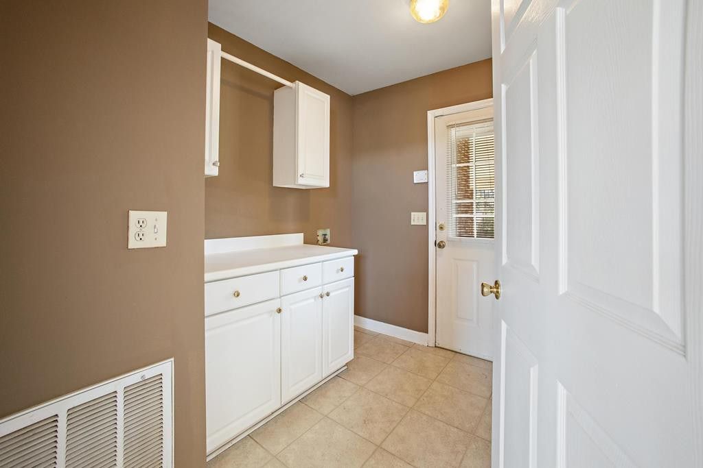 104 Knollwood Court Photo 12