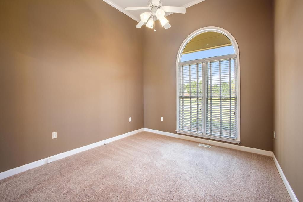 104 Knollwood Court Photo 13