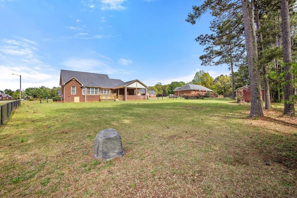 104 Knollwood Court Photo 17