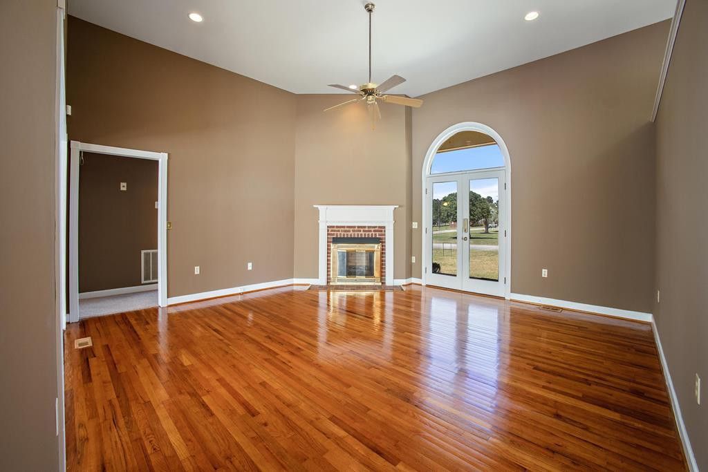 104 Knollwood Court Photo 3