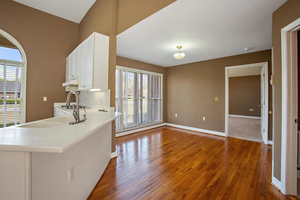 104 Knollwood Court Photo 6