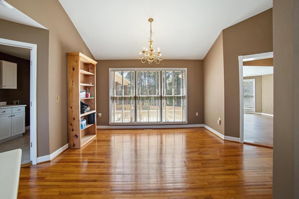 104 Knollwood Court Photo 7