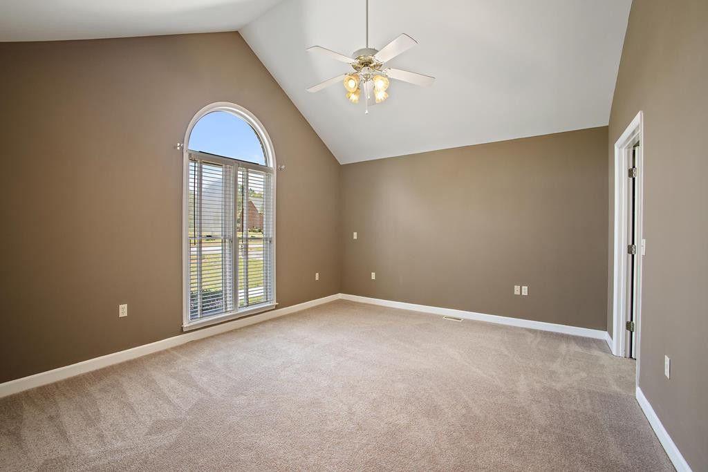 104 Knollwood Court Photo 9