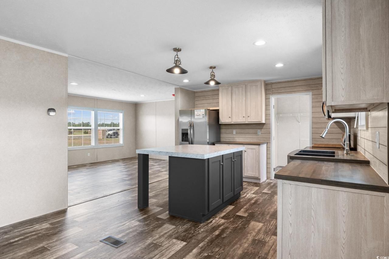 215 Eva Dr. Photo 16