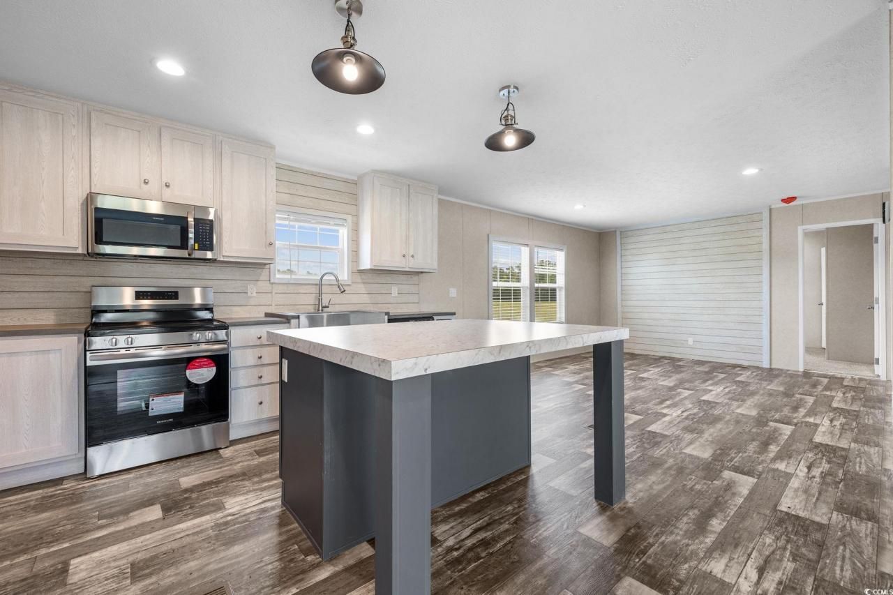 215 Eva Dr. Photo 18