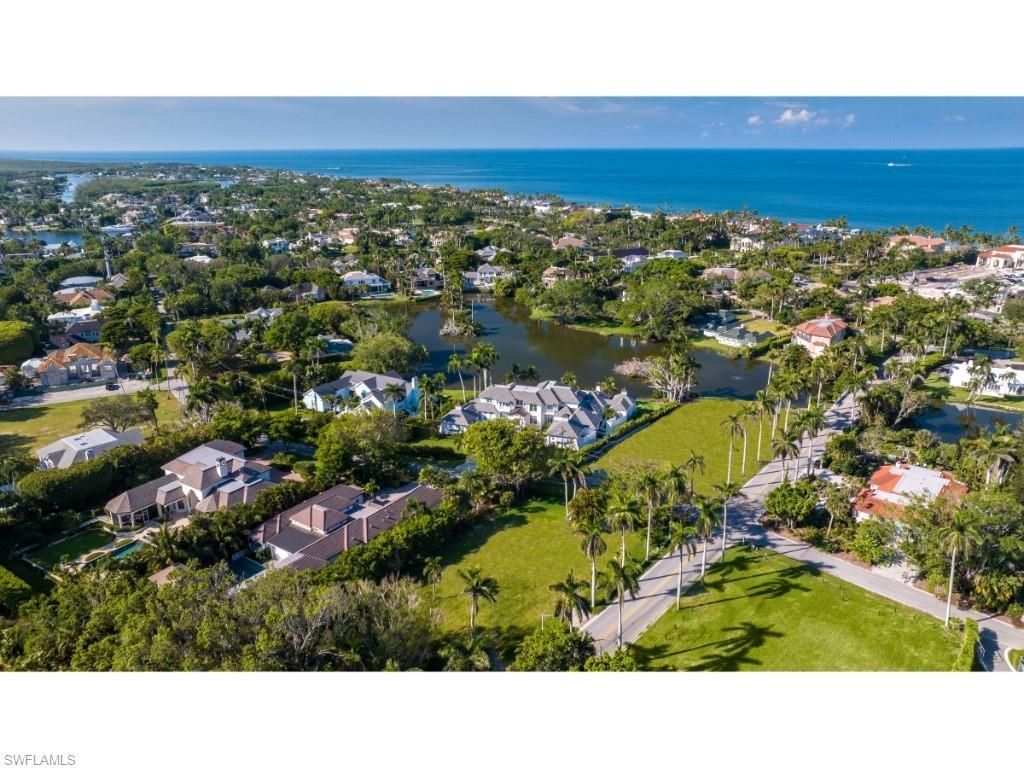 2433 Lantern Ln, Naples, FL 34102 Photo