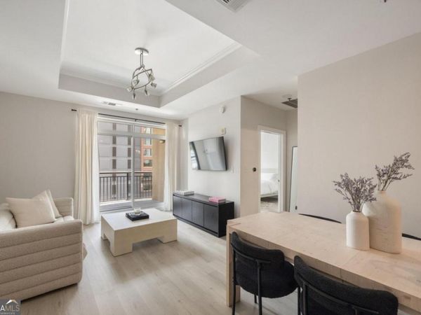325 E Paces Ferry Road NE, Unit 809, Atlanta, GA 30305
