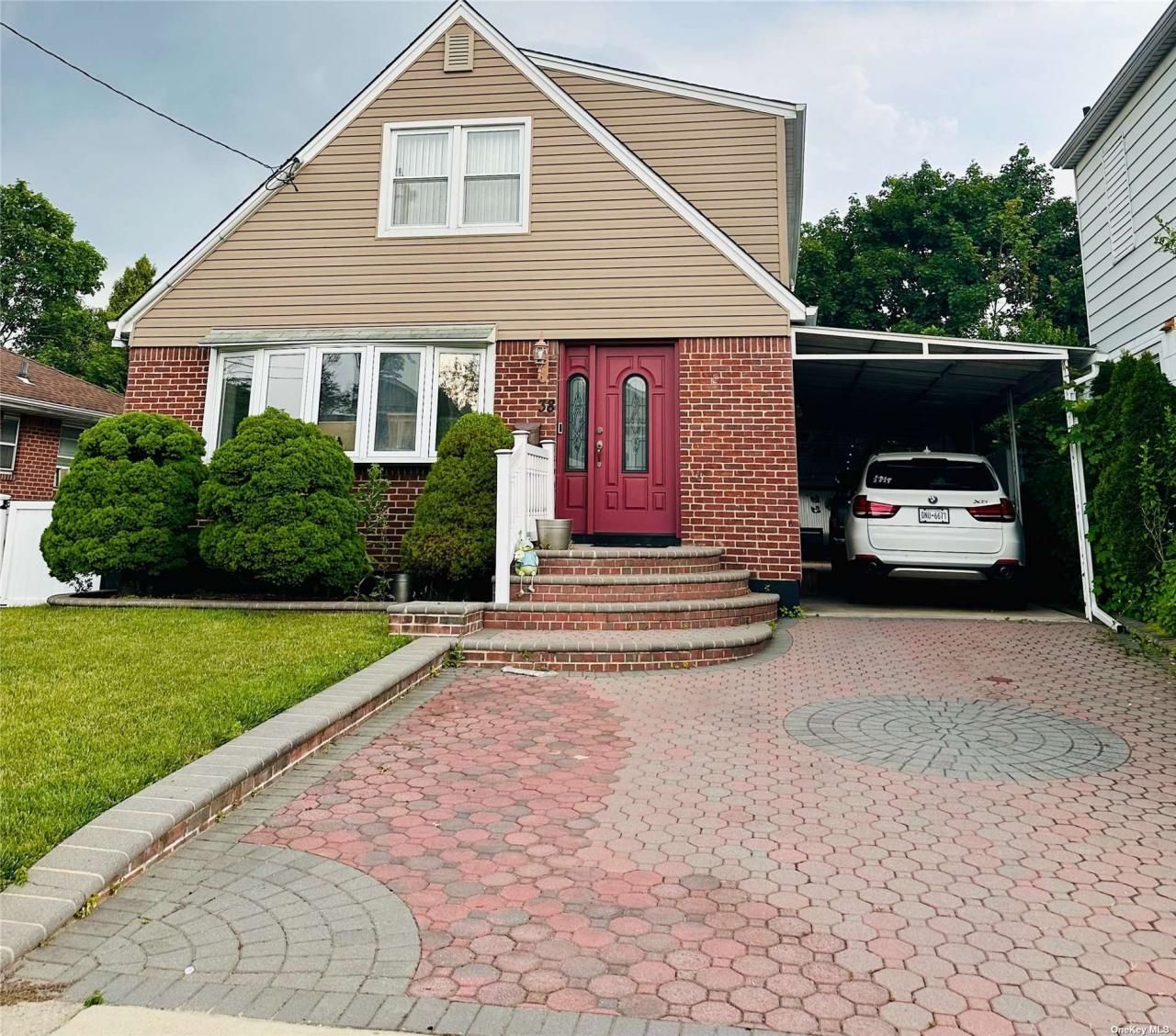 38 Old Broadway, New Hyde Park, NY 11040 Main Photo