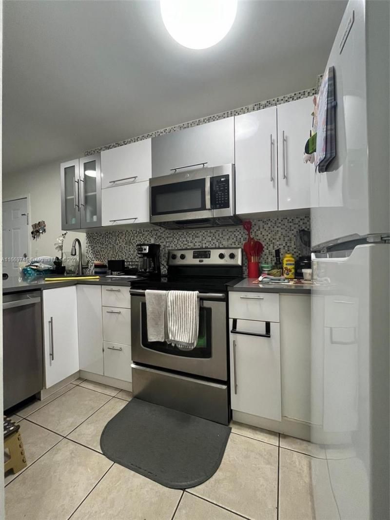 8075 NW 7th St, Unit 109, Miami, FL 33126 Photo