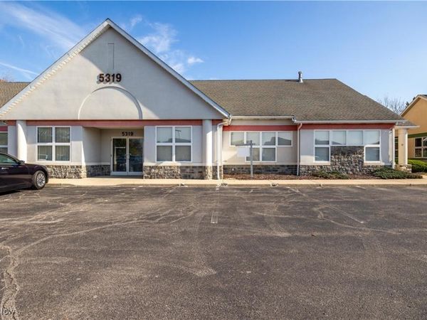 5319 Meadow Lane Court, Sheffield Village, OH 44035