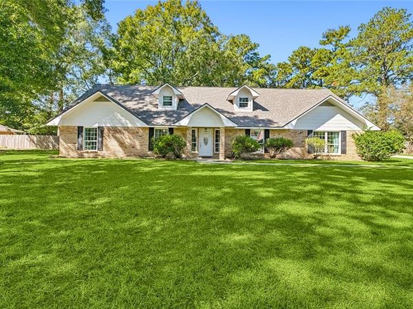 25649 COLONIAL Place, Denham Springs, LA 70726