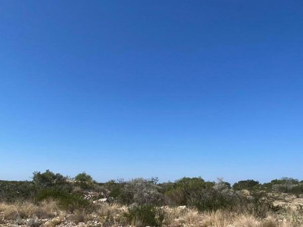 91 PALOMINO HILLS CIR, Uvalde, TX 78801