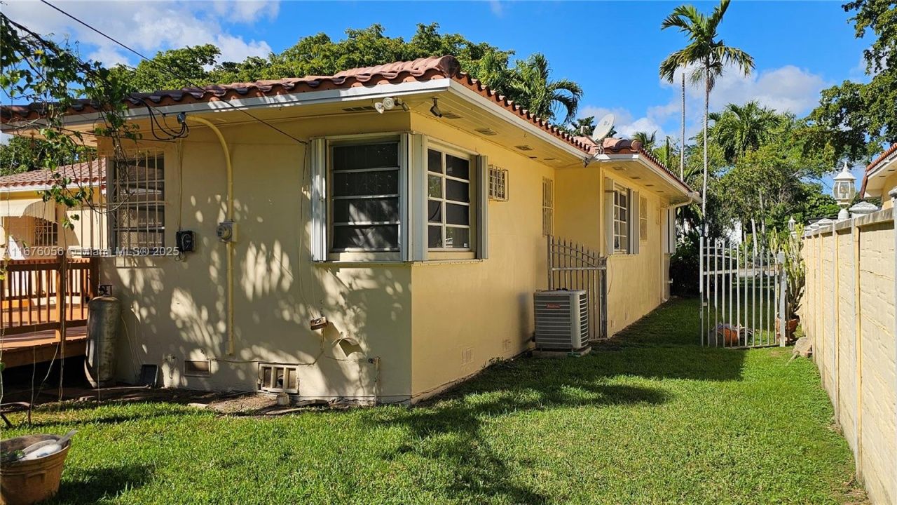 156 NW 88th St, El Portal, FL 33150 Photo