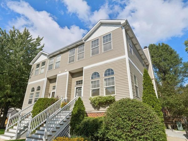 3834 N Milwaukee Court, Unit 11, Chicago, IL 60641