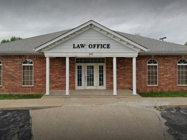 401 W Foxwood Drive, Raymore, MO 64083