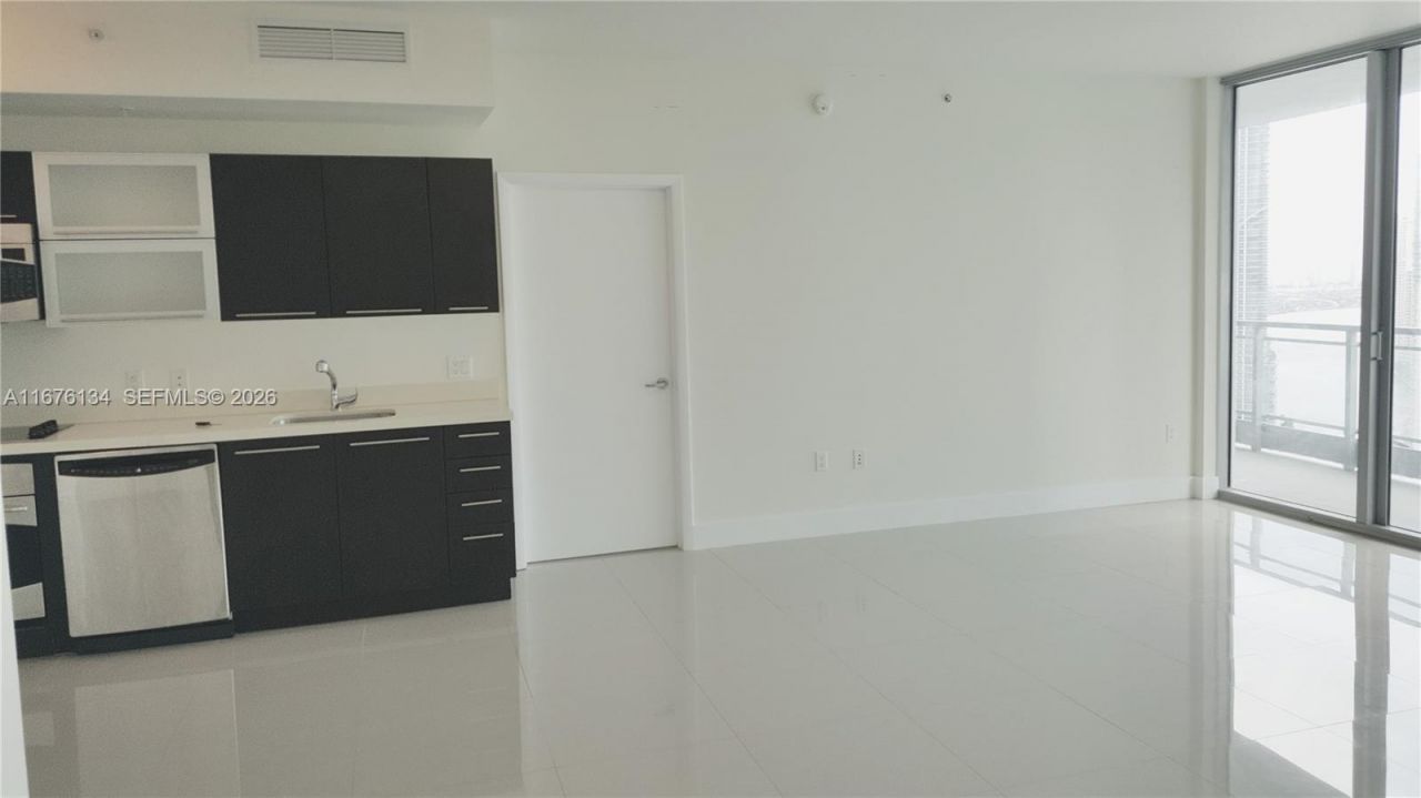 90 SW 3 St, Unit 3210, Miami, FL 33130 Photo