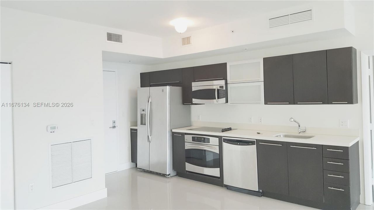 90 SW 3 St, Unit 3210, Miami, FL 33130 Photo