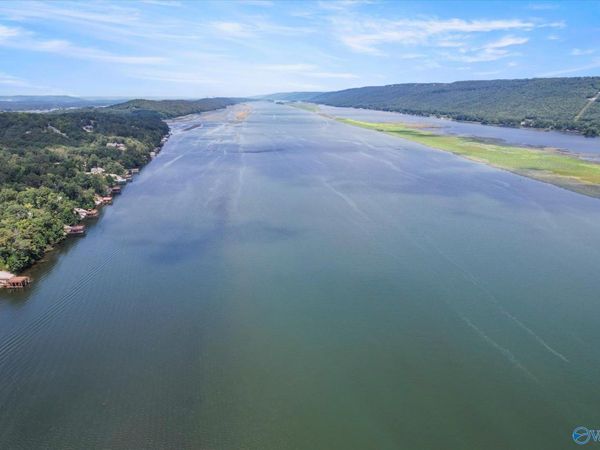 1783 Lookout Mountain Drive, Scottsboro, AL 35769