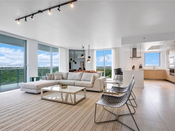 17111 Biscayne Blvd, Unit 802, North Miami Beach, FL 33160