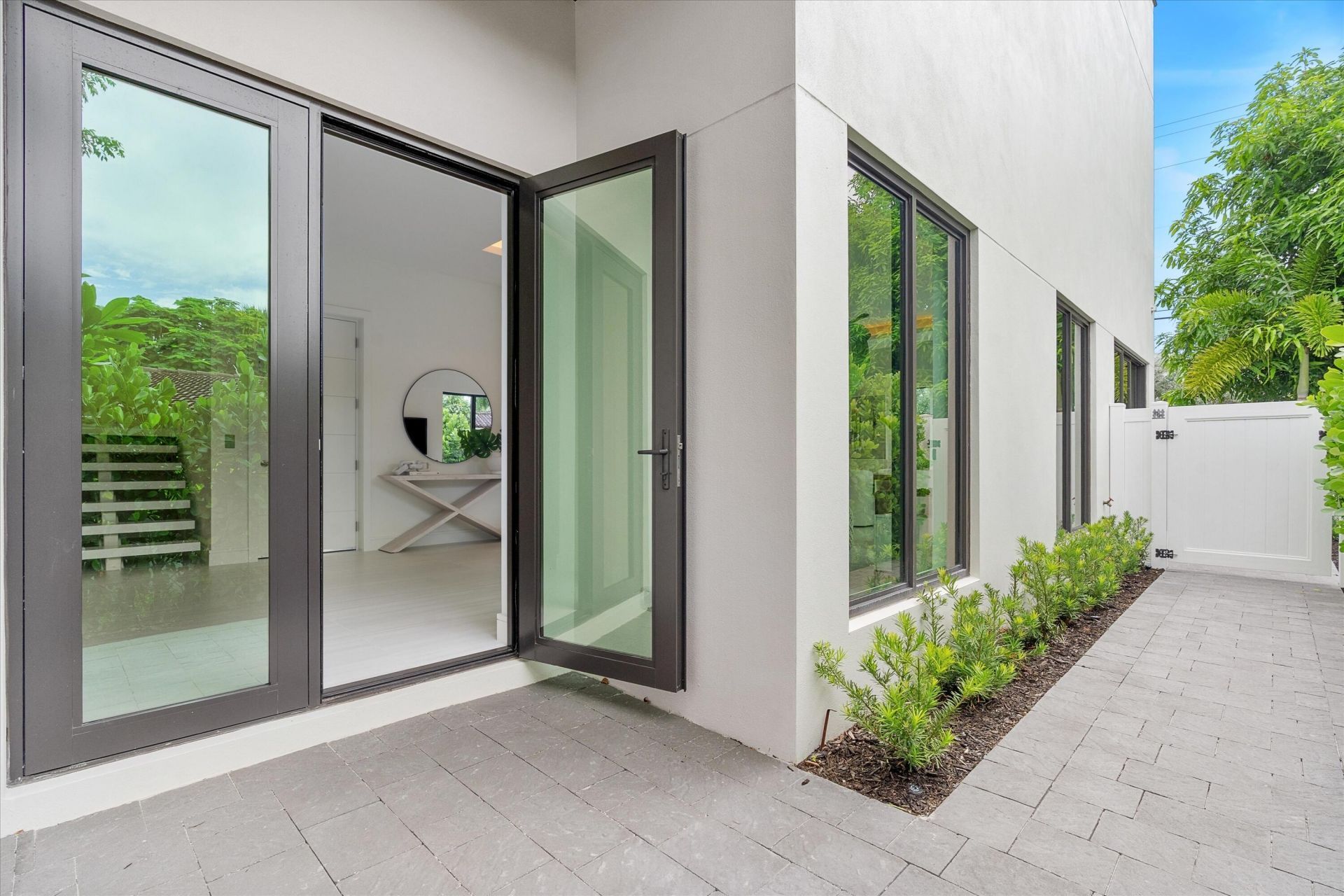 4524 Seagrape Drive, Unit 2 South, Lauderdale by the Sea, FL 33308 Photo