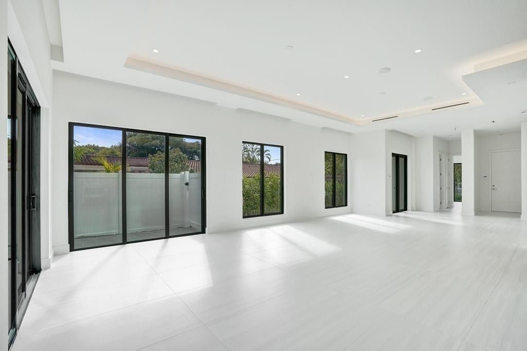 4524 Seagrape Drive, Unit 2 South, Lauderdale by the Sea, FL 33308 Photo