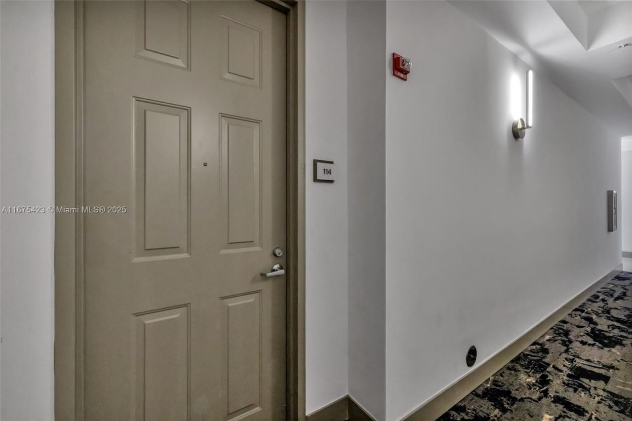 3001 NE 185th St, Unit 114, Aventura, FL 33180 Photo