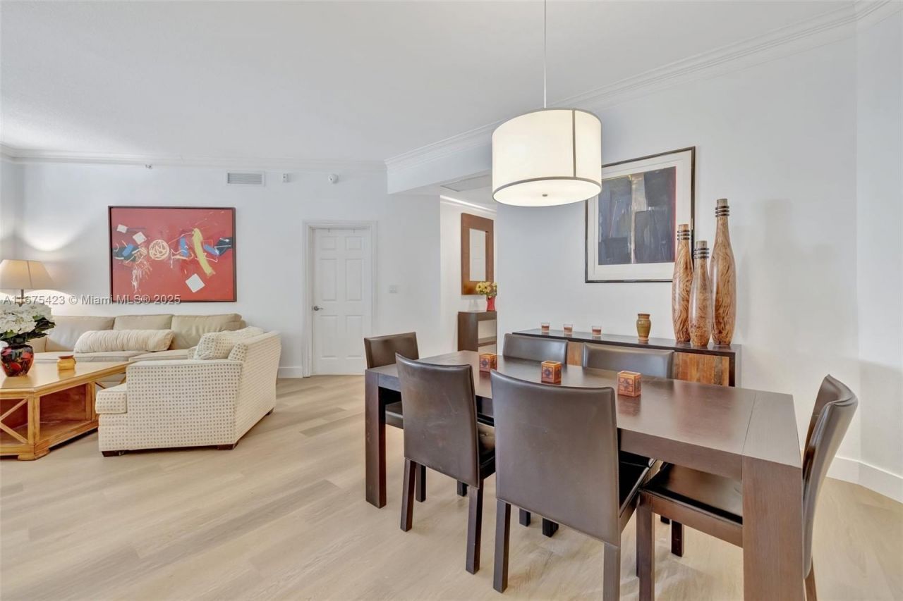 3001 NE 185th St, Unit 114, Aventura, FL 33180 Photo