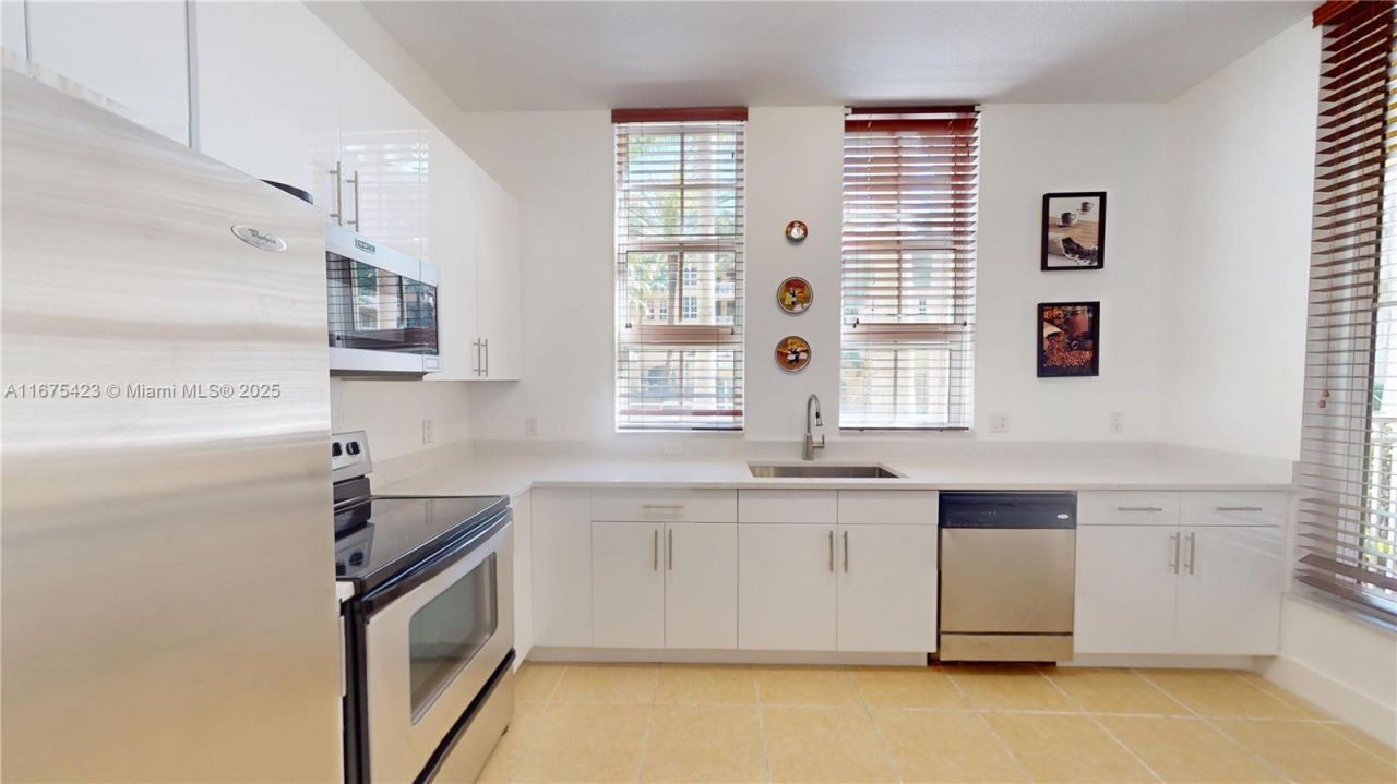 3001 NE 185th St, Unit 114, Aventura, FL 33180 Photo