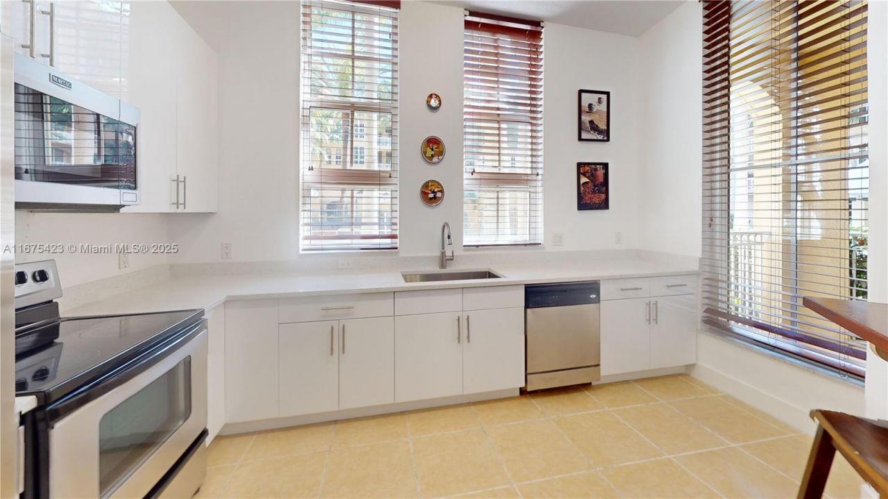 3001 NE 185th St, Unit 114, Aventura, FL 33180 Photo