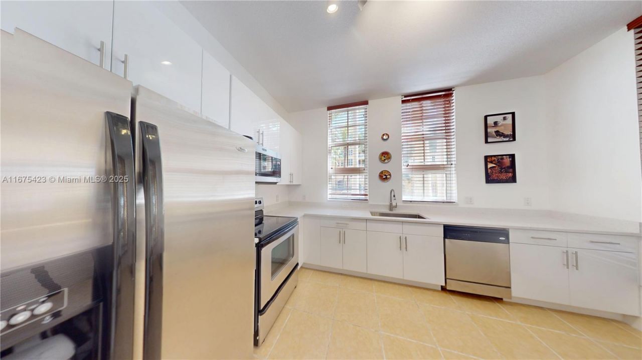 3001 NE 185th St, Unit 114, Aventura, FL 33180 Photo