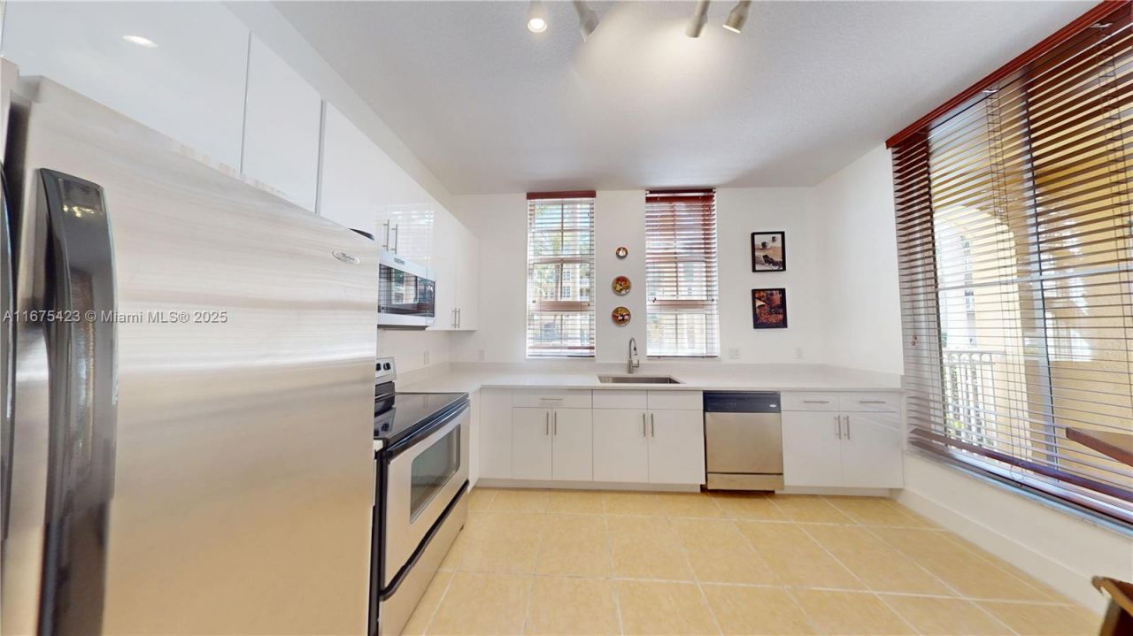 3001 NE 185th St, Unit 114, Aventura, FL 33180 Photo