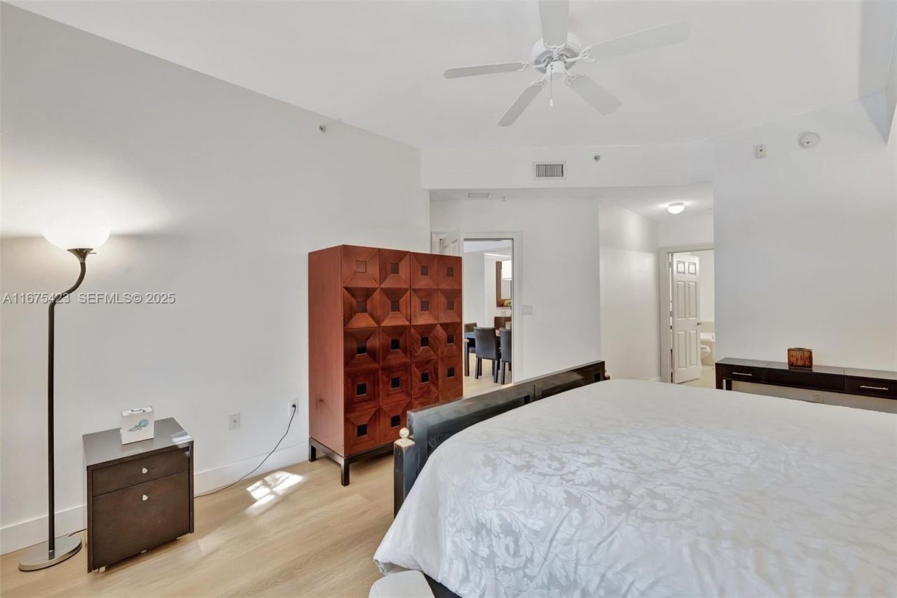 3001 NE 185th St, Unit 114, Aventura, FL 33180 Photo