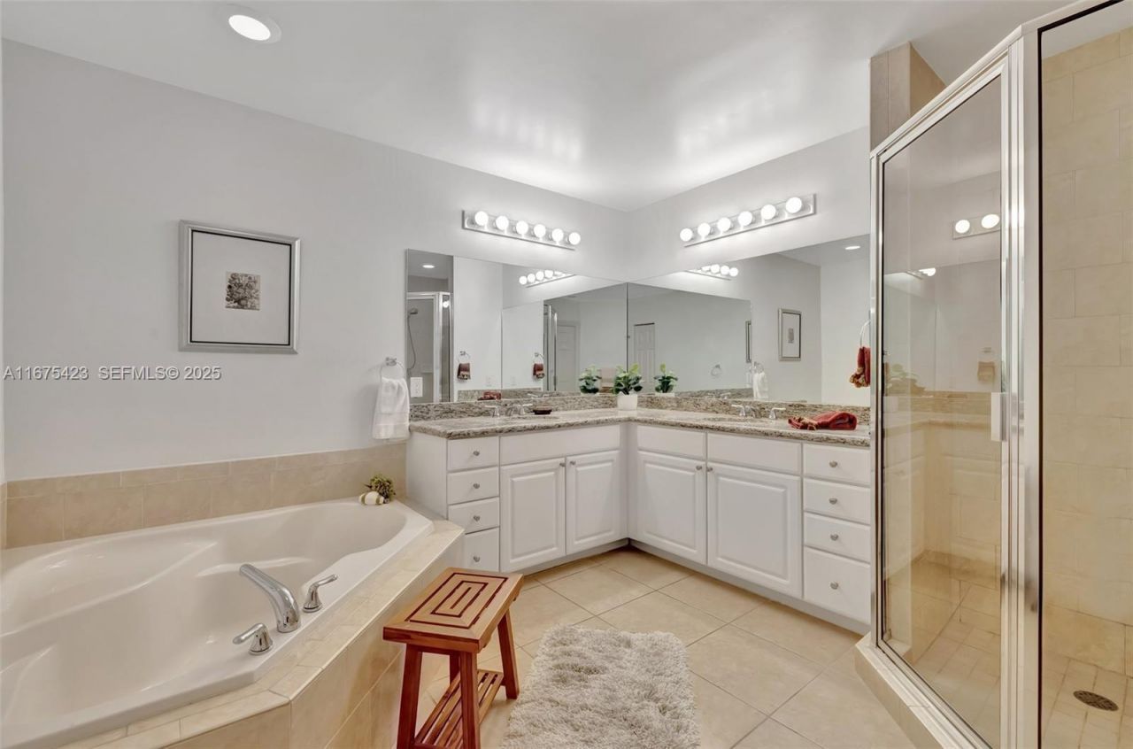 3001 NE 185th St, Unit 114, Aventura, FL 33180 Photo