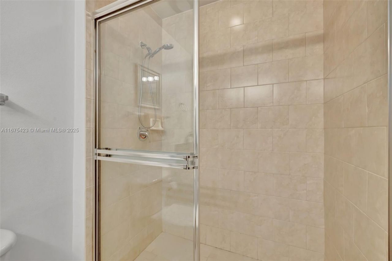 3001 NE 185th St, Unit 114, Aventura, FL 33180 Photo